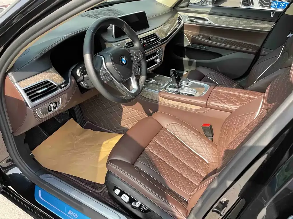 BMW 7 Series — фото 2
