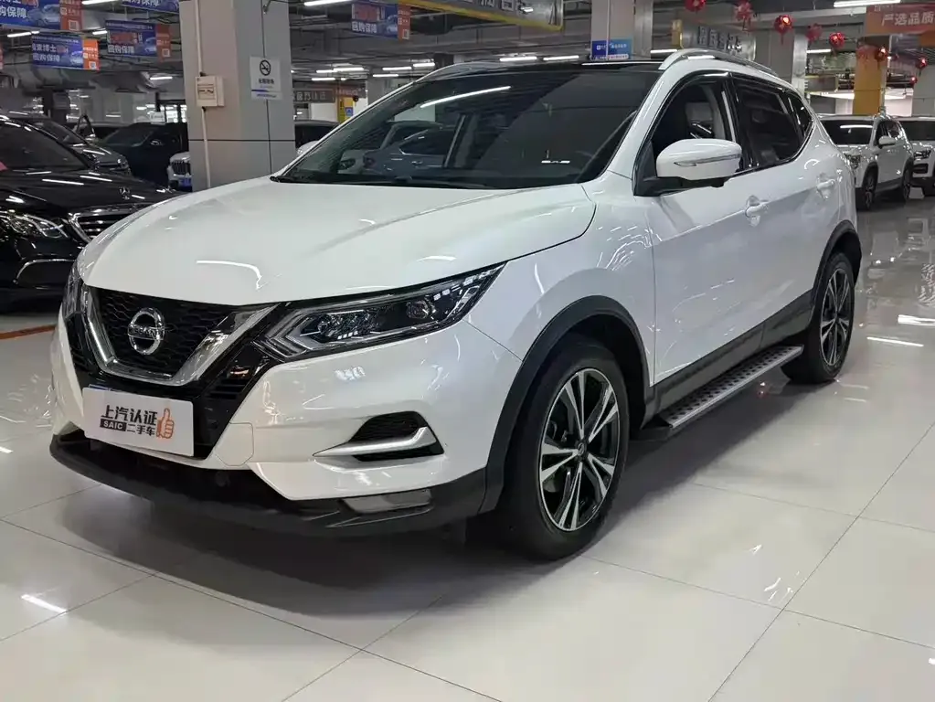 Nissan Qashqai — фото 1