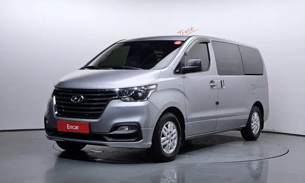 Hyundai Starex — фото 1