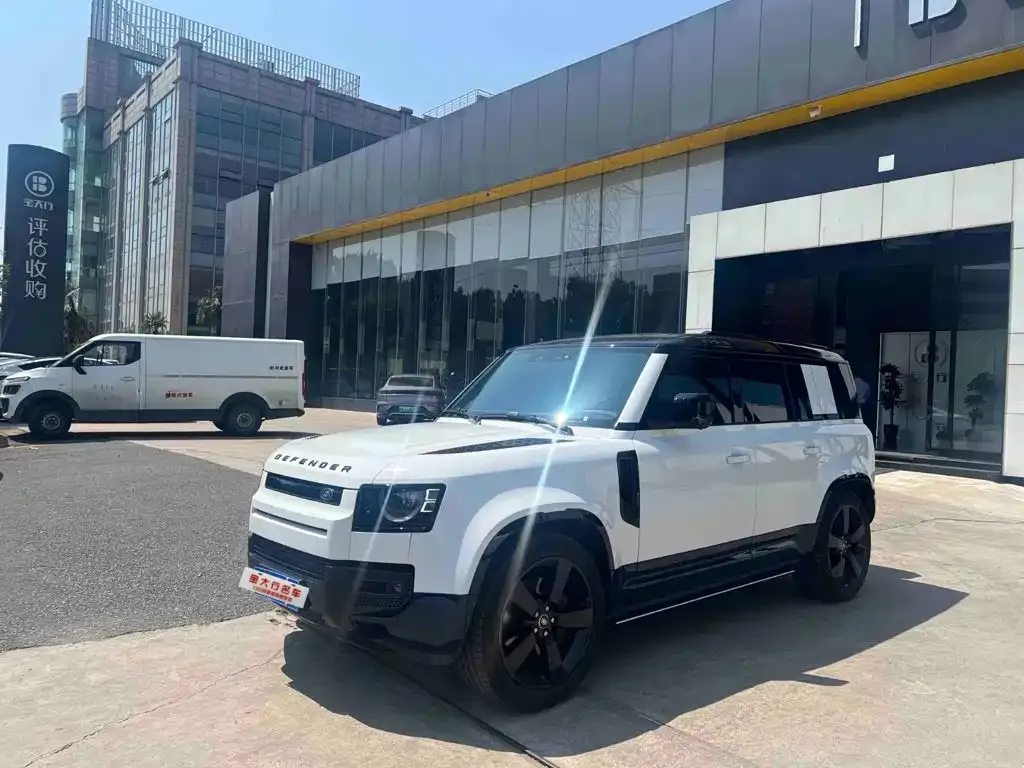 Land Rover Defender — фото 1