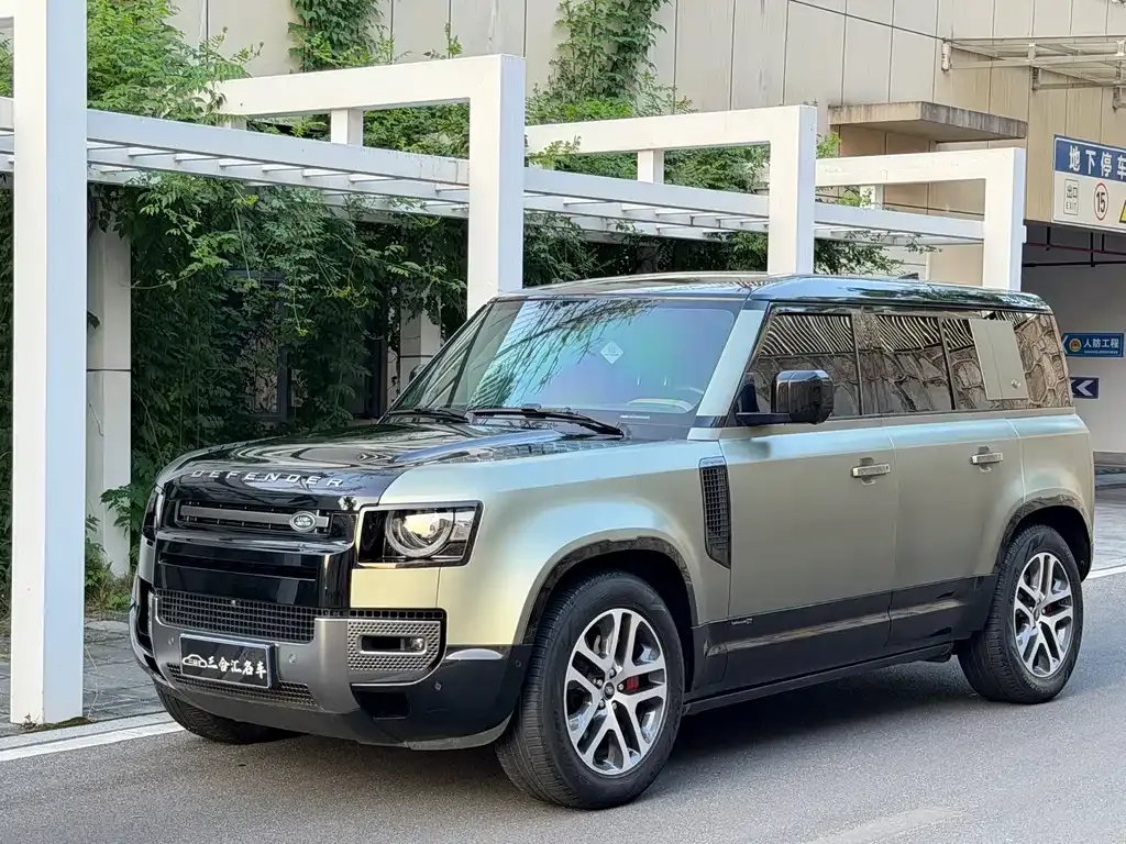Land Rover Defender — фото 1