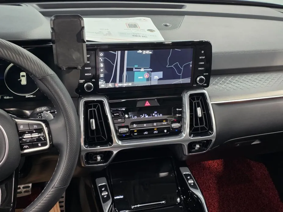 Kia Sorento — фото 9