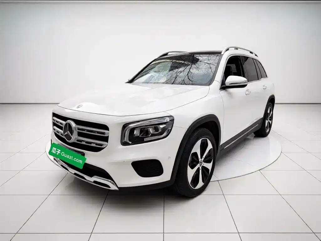 Mercedes-Benz GLB — фото 1