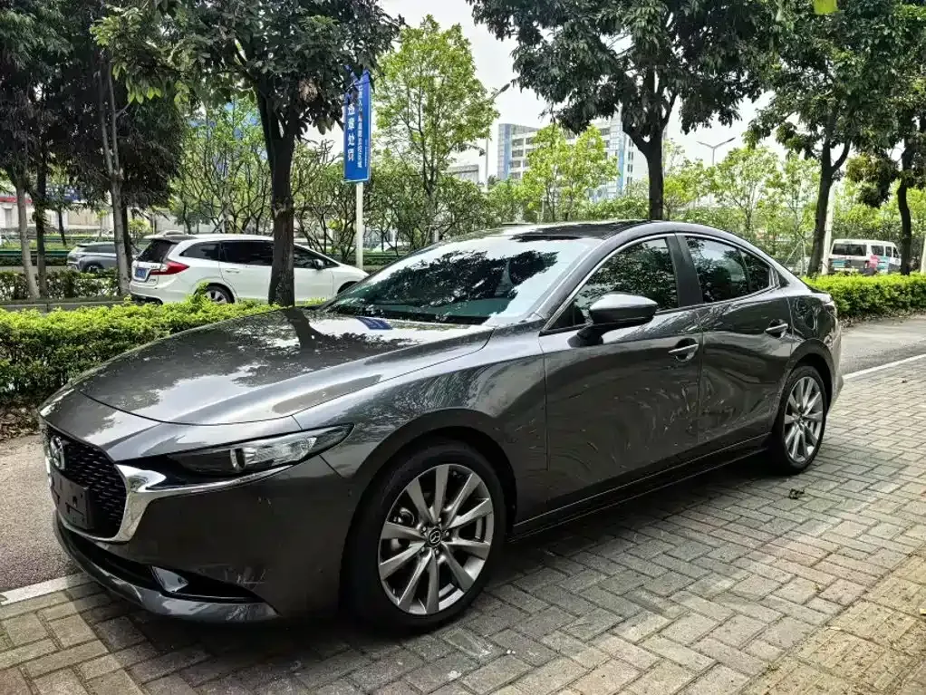 Mazda 3 Axela — фото 1