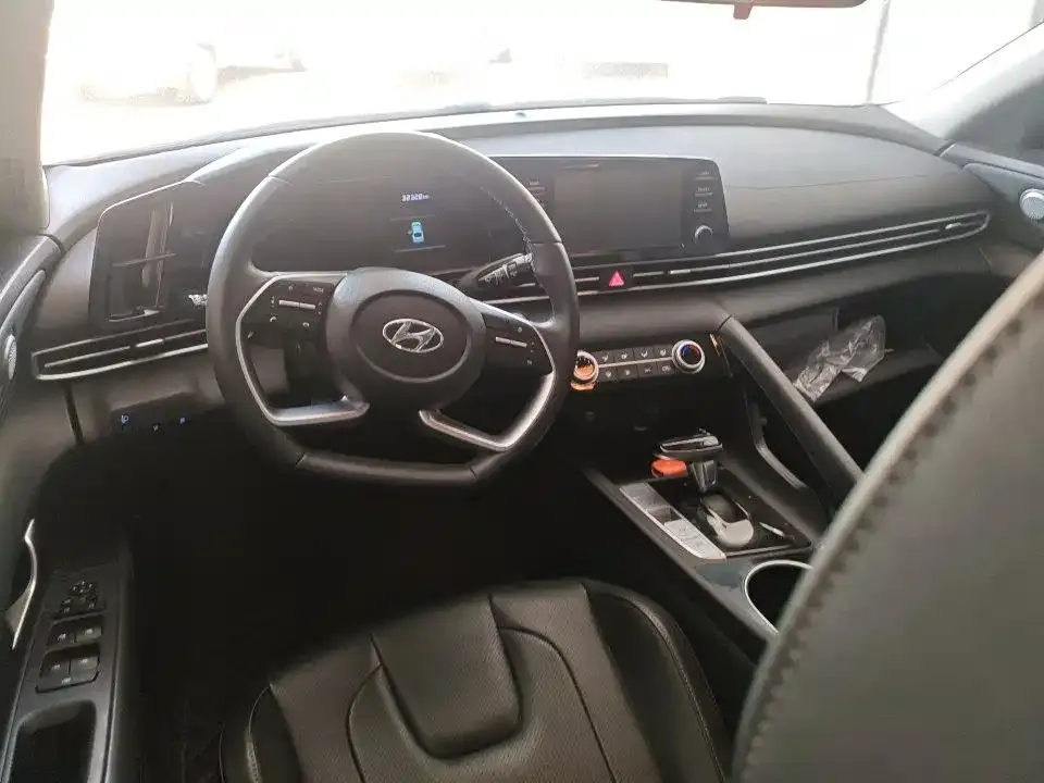 Hyundai Elantra — фото 6