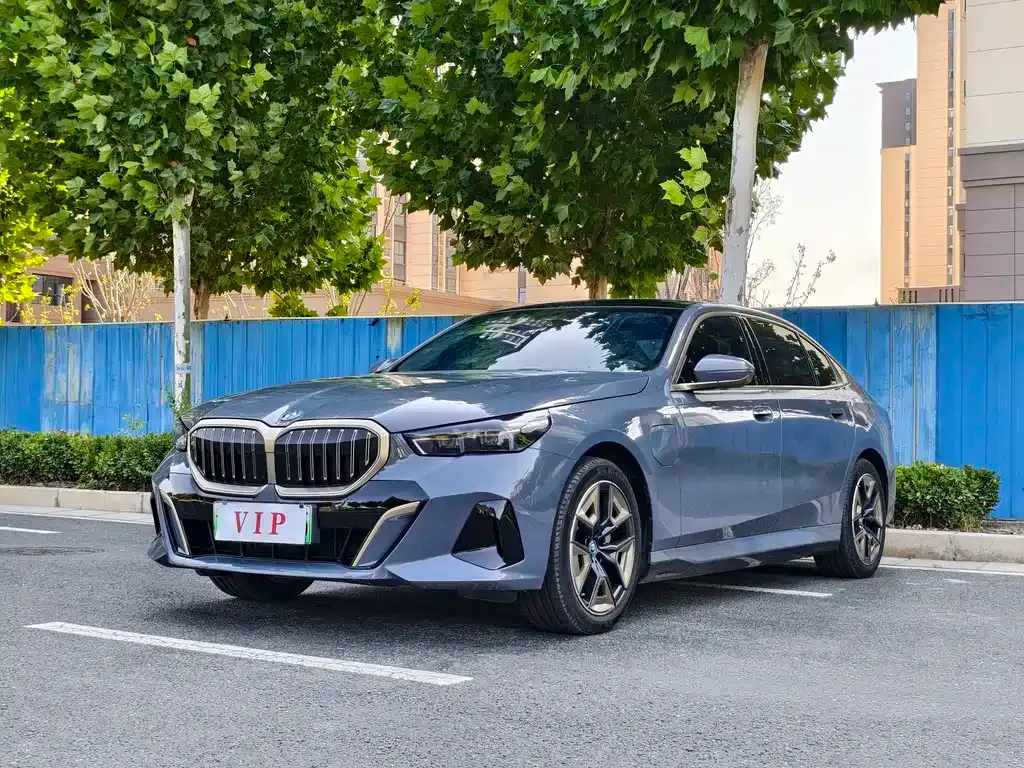 BMW i5 — фото 1