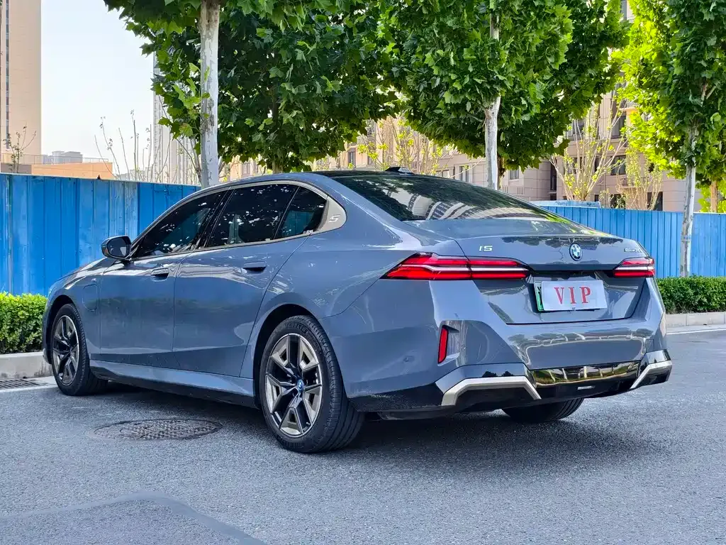 BMW i5 — фото 7