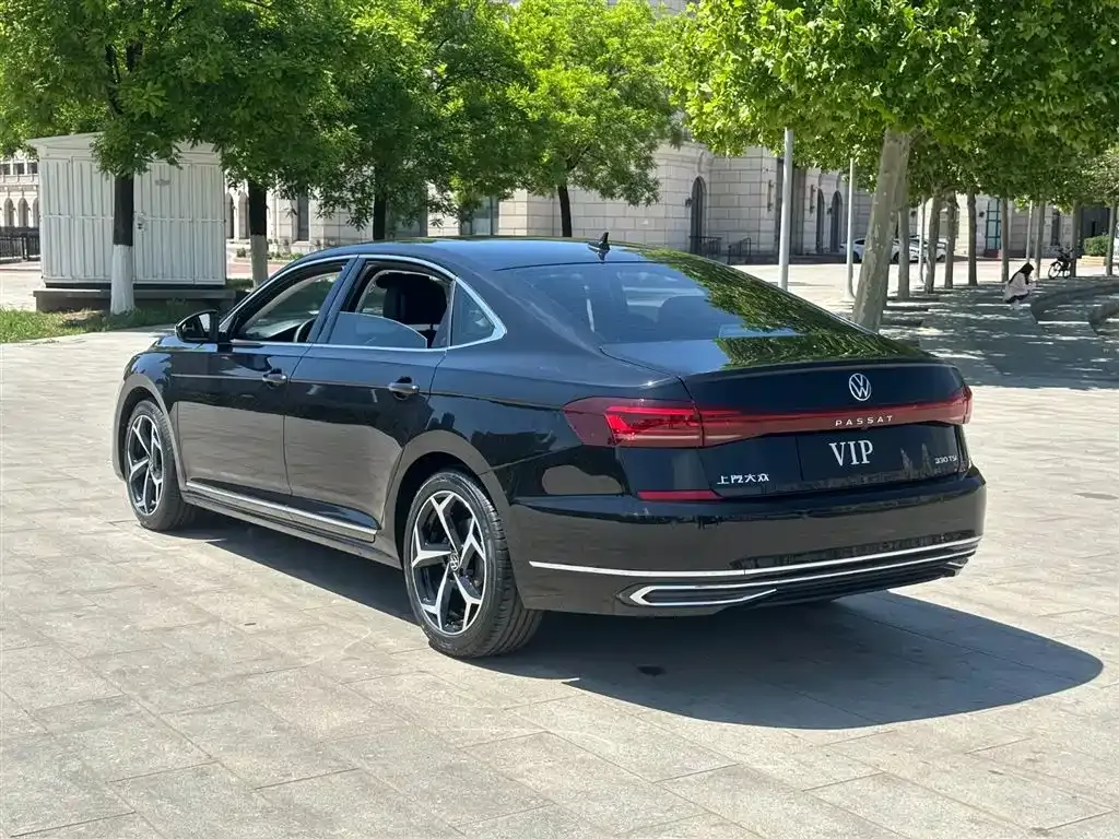 Volkswagen Passat — фото 9