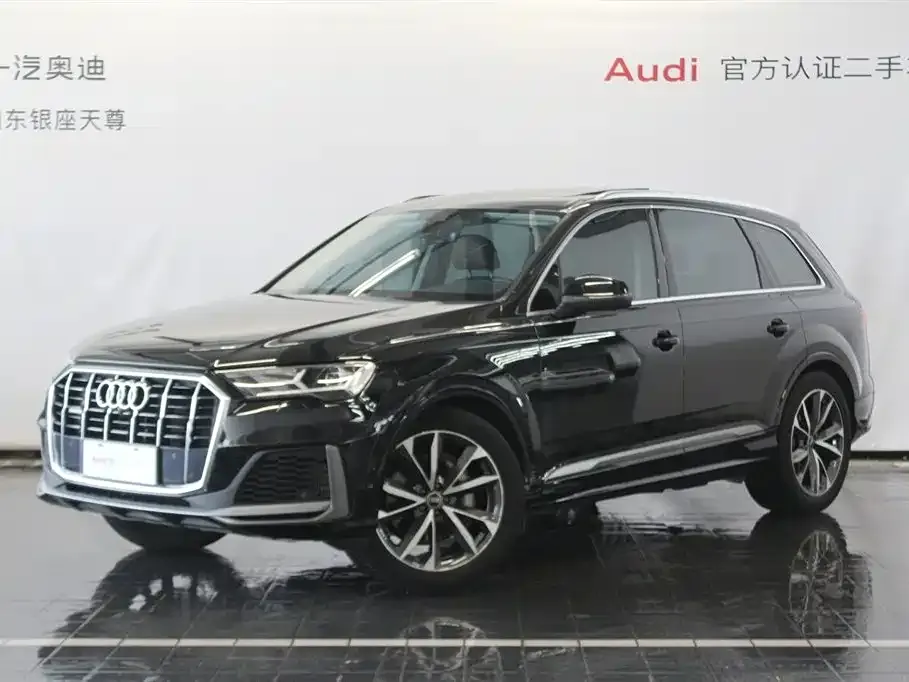 Audi Q7 — фото 1