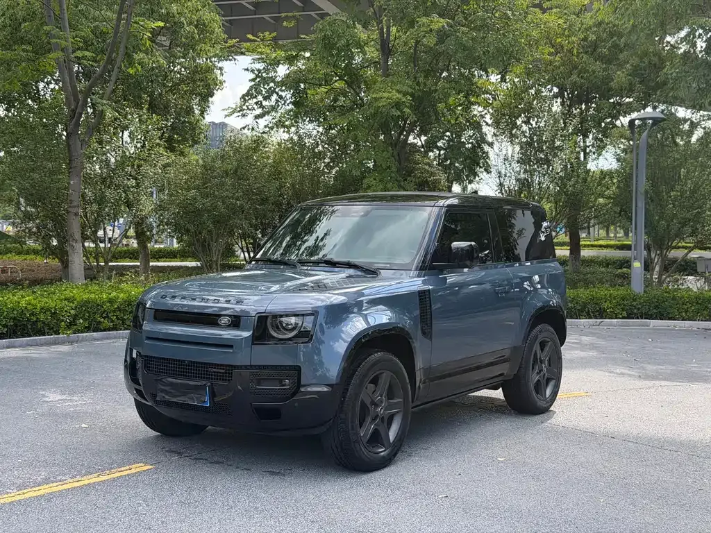 Land Rover Defender — фото 1