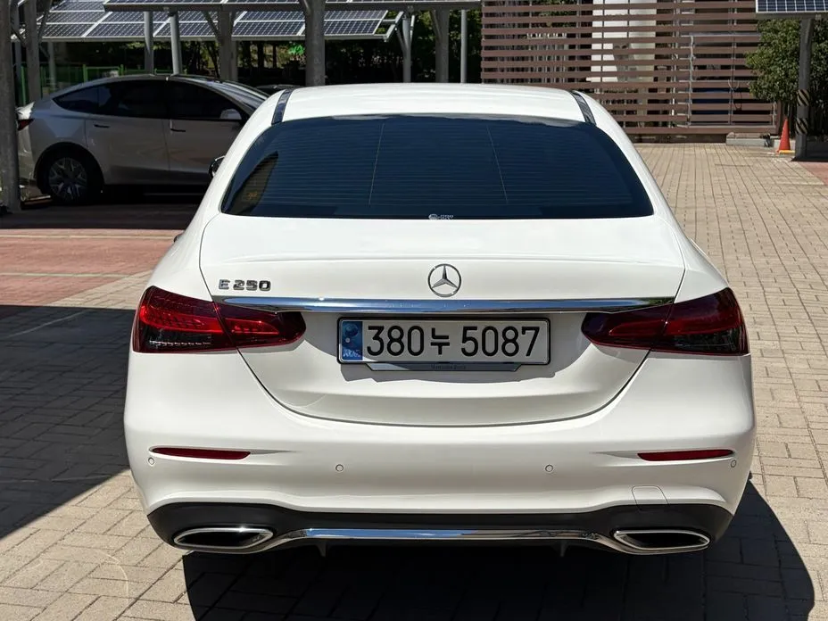 Mercedes-Benz E-Class — фото 10
