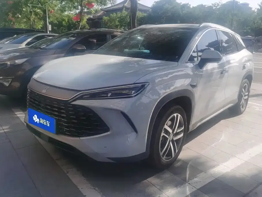 BYD L DM-i — фото 1