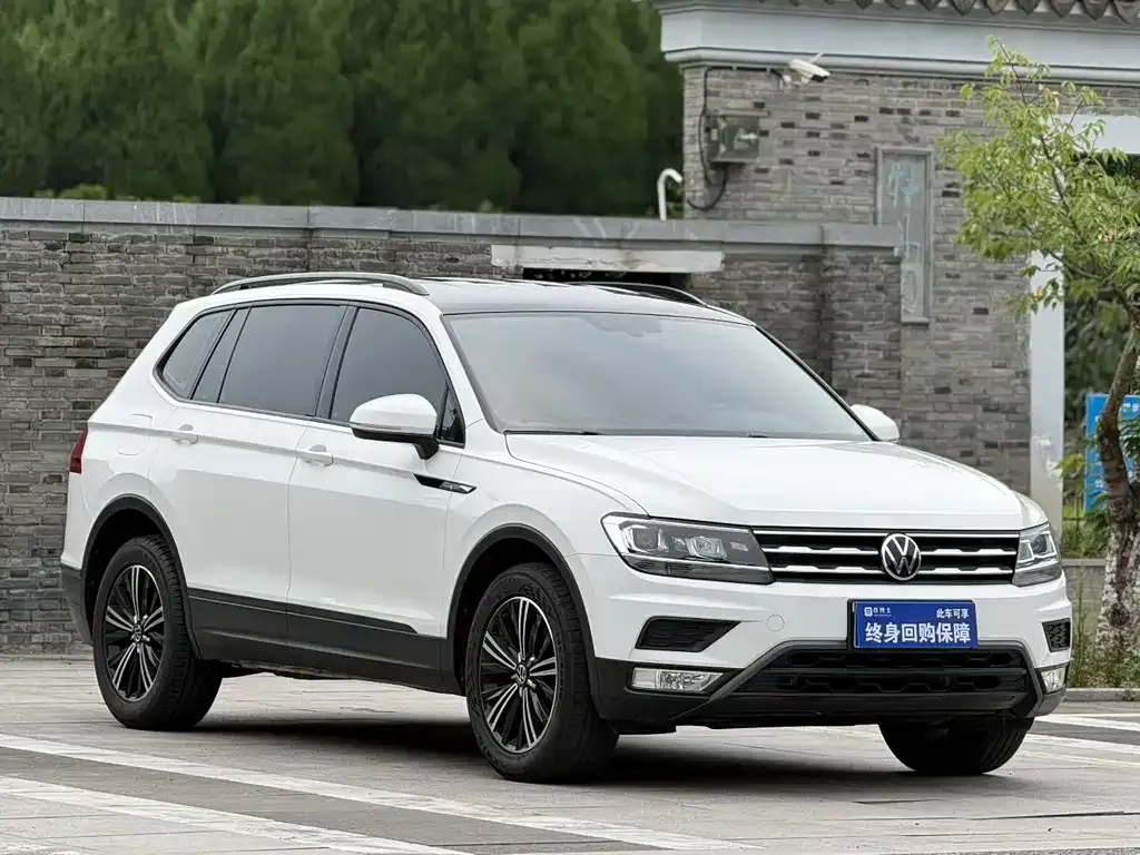 Volkswagen Tiguan L — фото 4