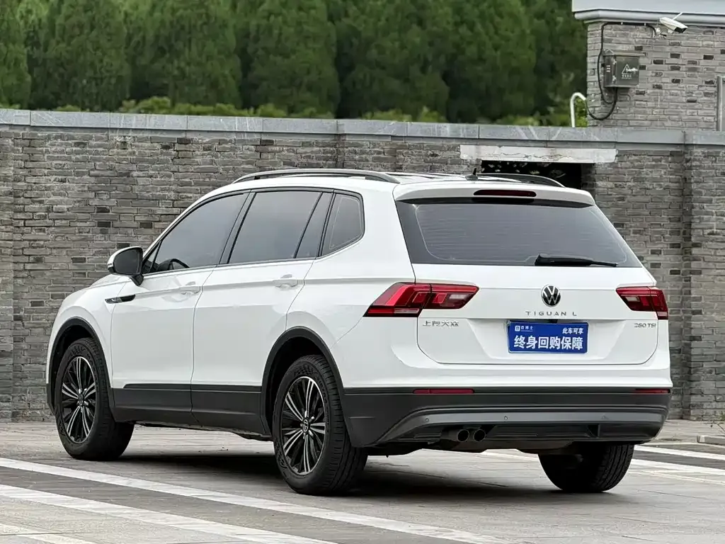 Volkswagen Tiguan L — фото 5