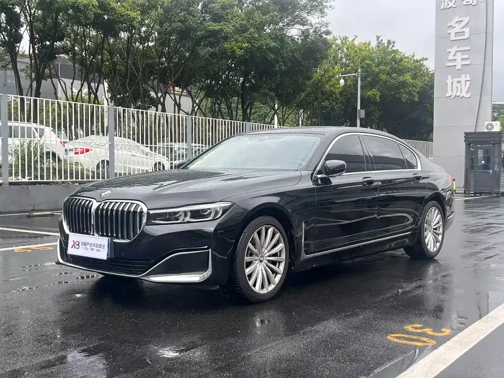 BMW 7 Series — фото 1