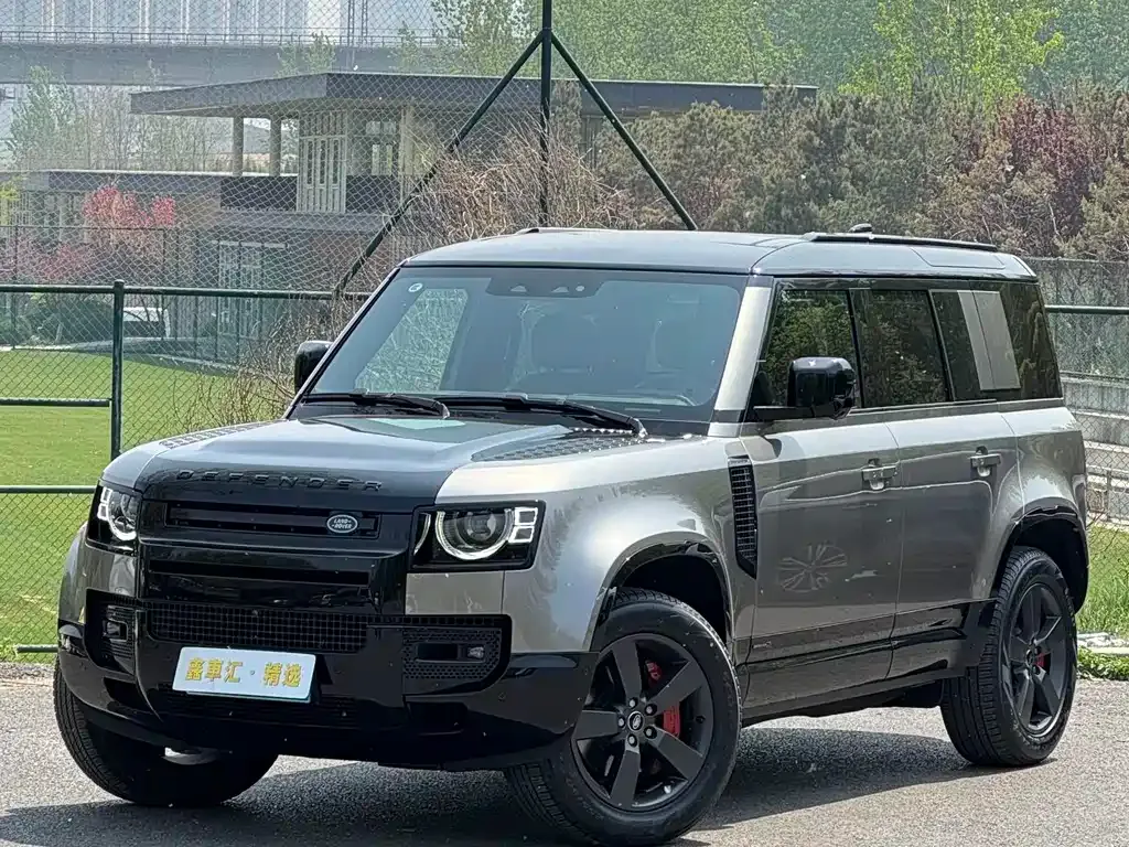 Land Rover Defender — фото 1