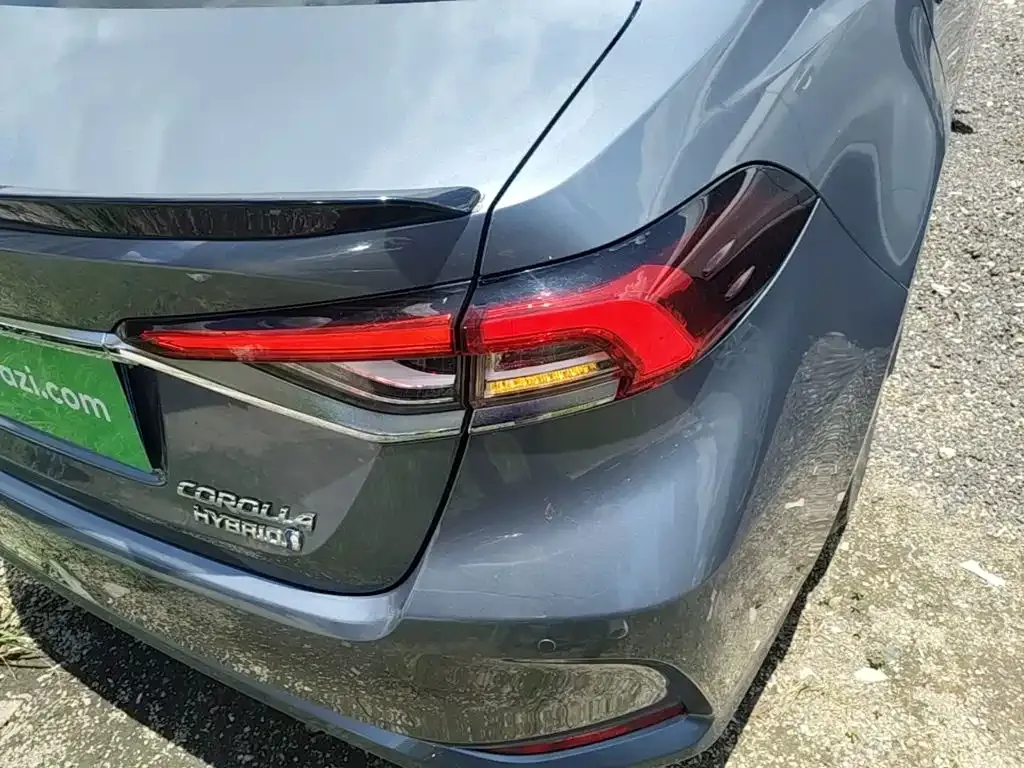 Toyota Corolla — фото 5