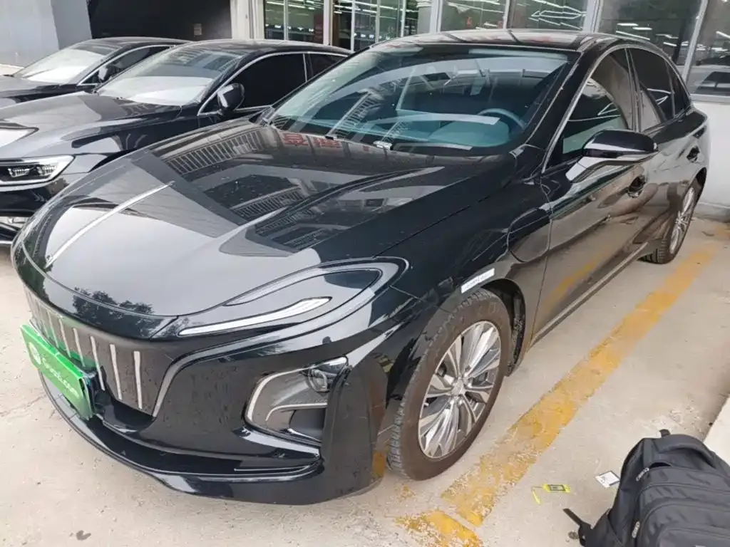 Hongqi E-QM5 — фото 1