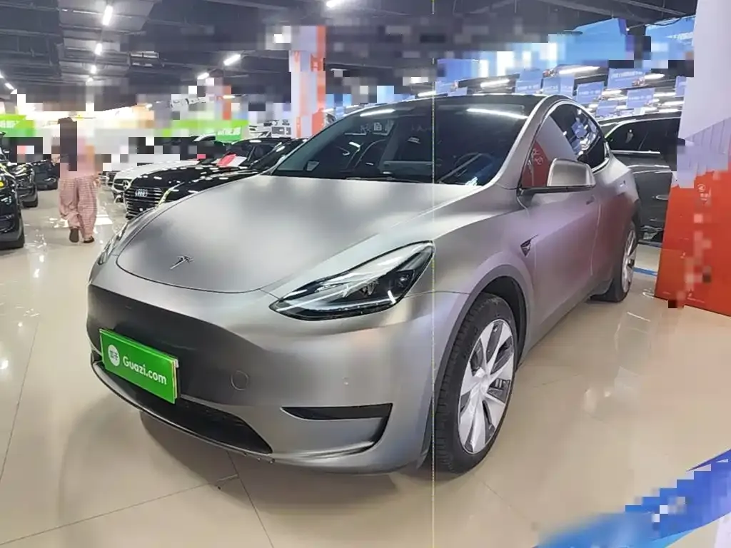 Tesla Model Y — фото 1
