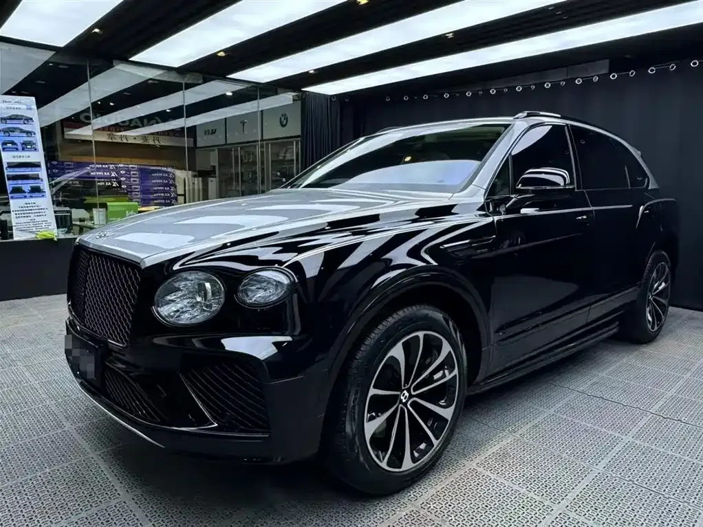 Bentley Bentayga — фото 1