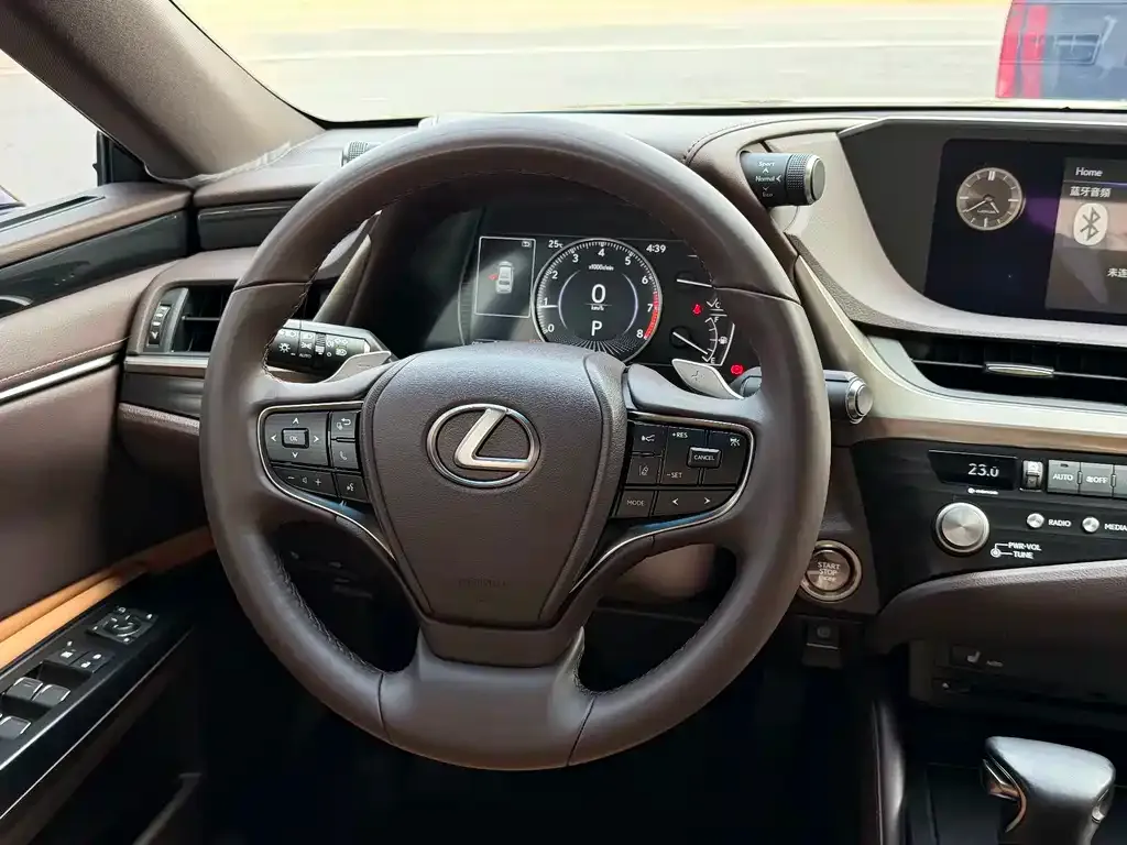Lexus ES — фото 7
