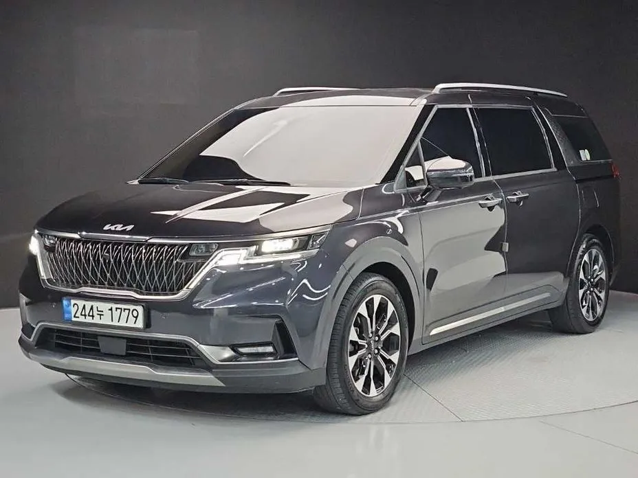 Kia Carnival — фото 1