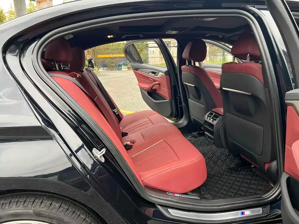 BMW 5 Series — фото 10