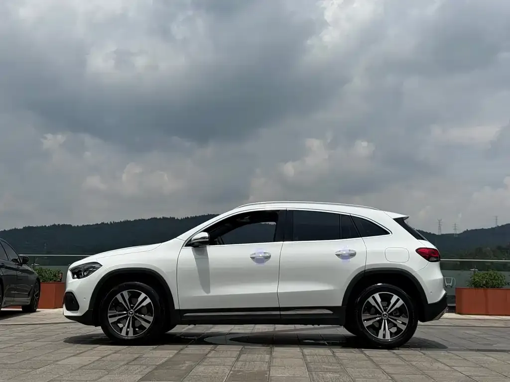 Mercedes-Benz GLA — фото 10