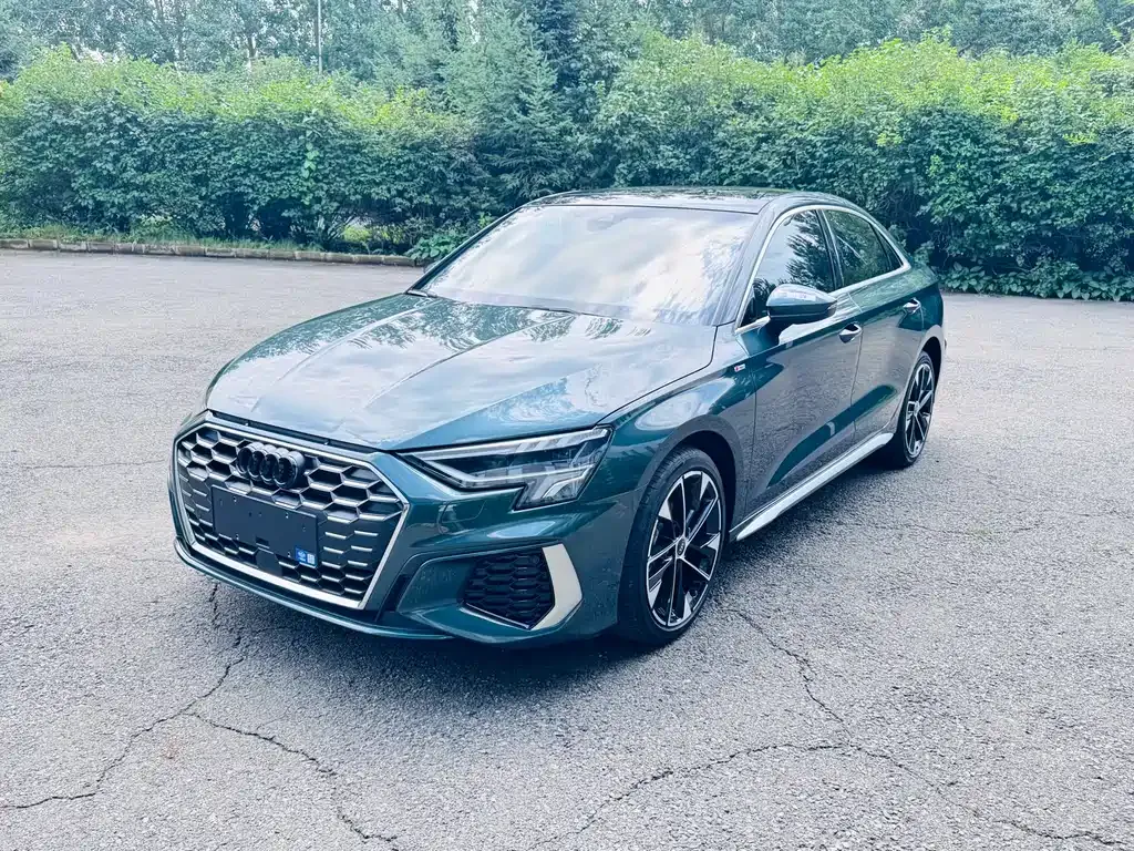 Audi A3 — фото 1