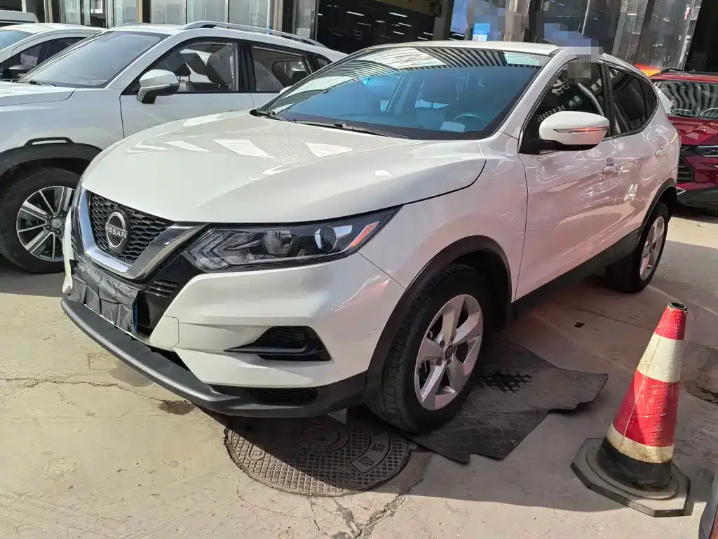 Nissan Qashqai — фото 1
