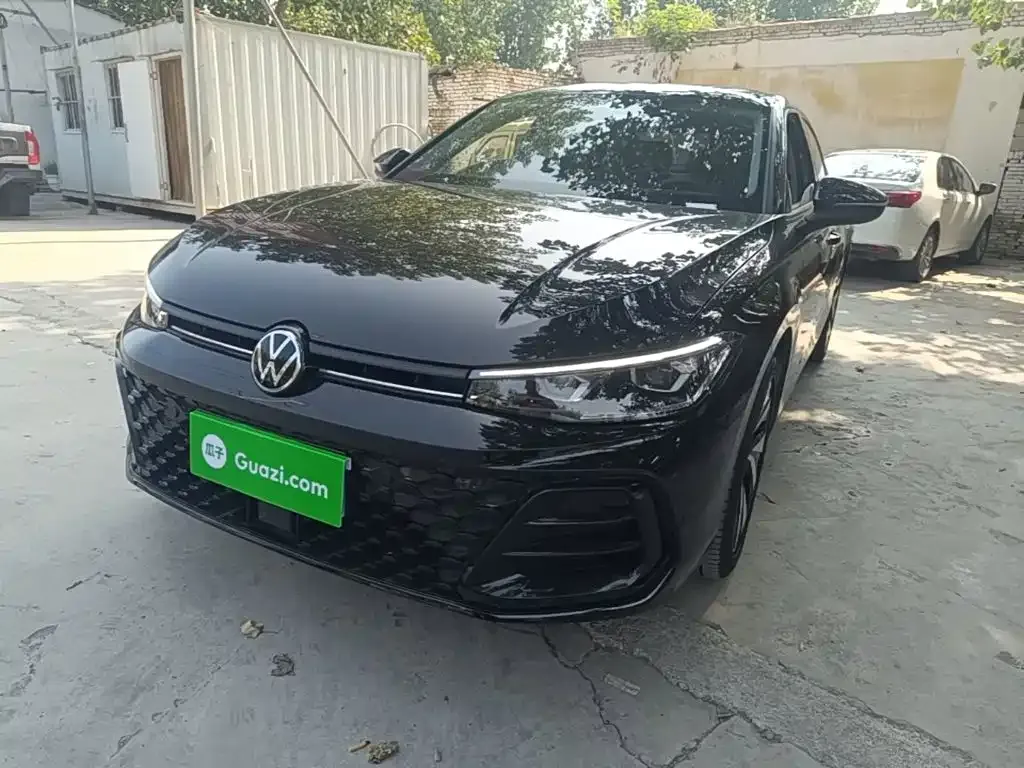 Volkswagen Passat — фото 1
