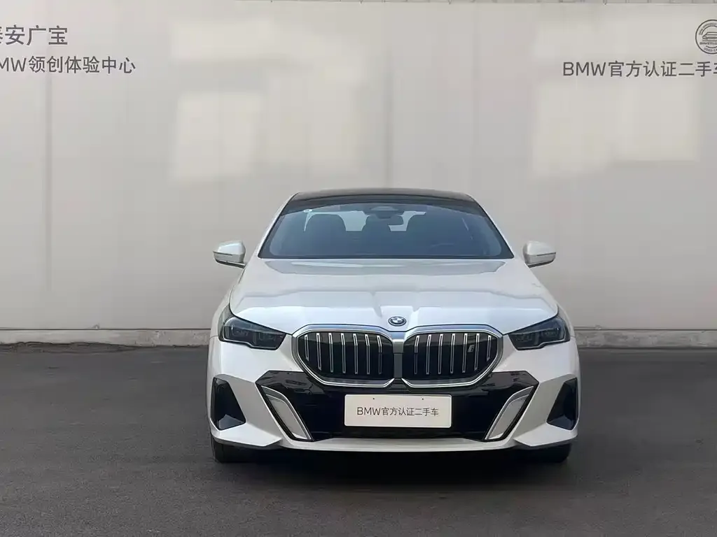BMW i5 — фото 5