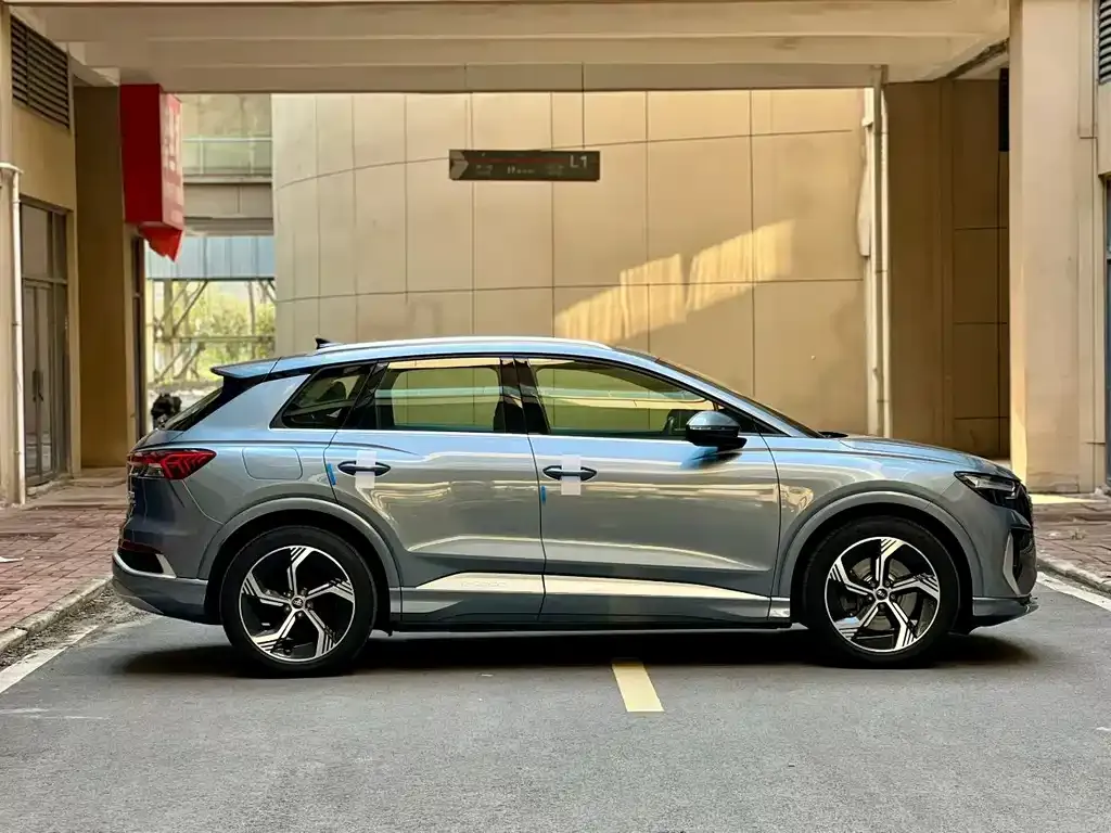 Audi Q4 e-tron — фото 5