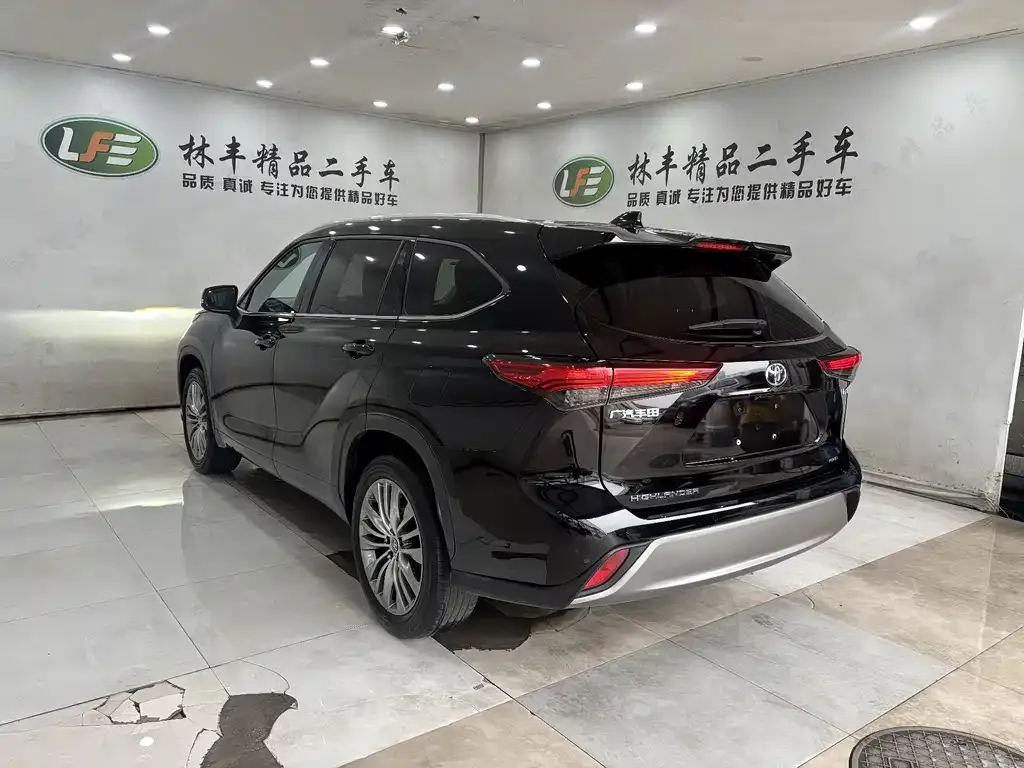Toyota Highlander — фото 4