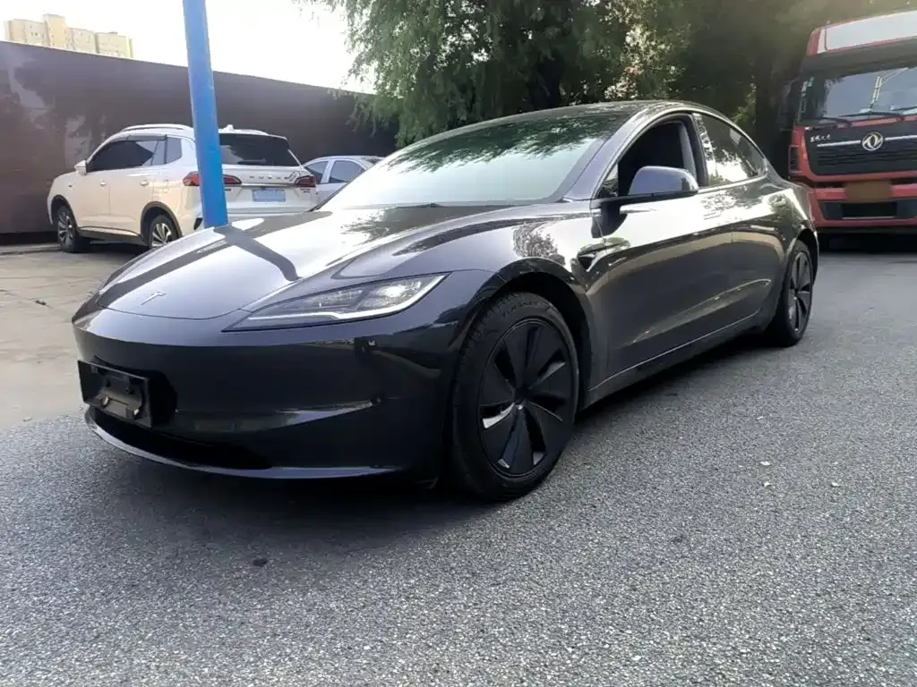 Tesla Model 3 — фото 9