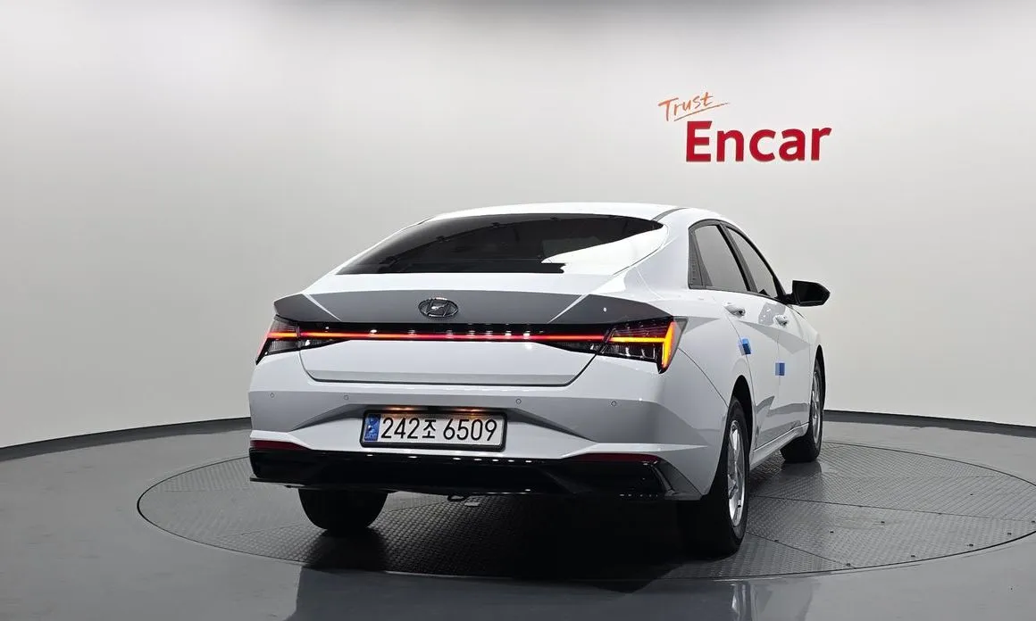 Hyundai AVANTE — фото 2