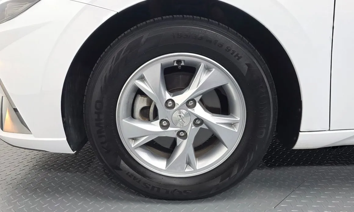 Hyundai AVANTE — фото 4