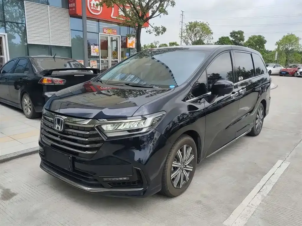 Honda Odyssey — фото 1