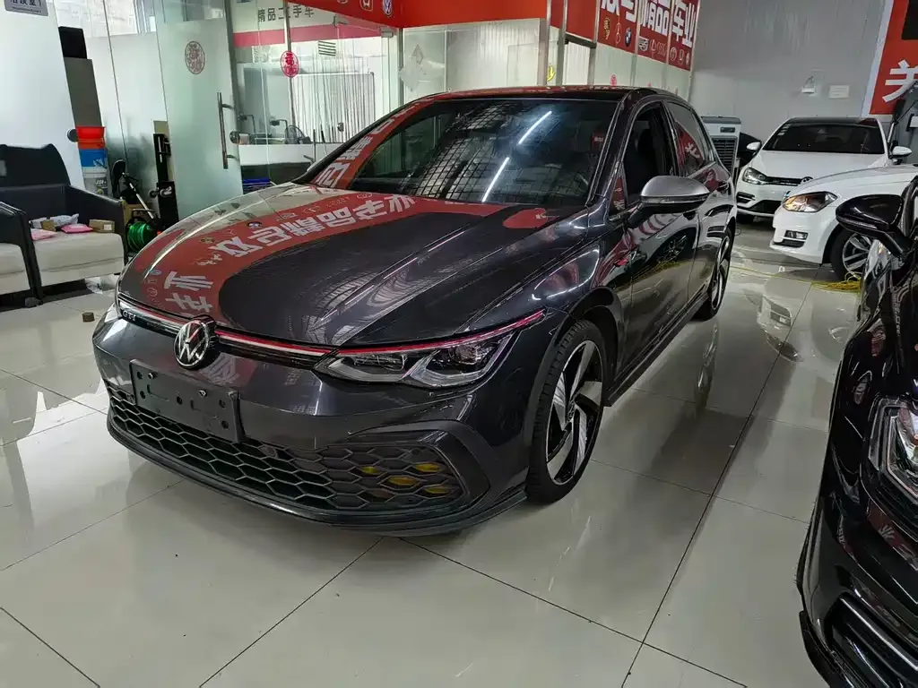 Volkswagen Golf GTI — фото 1