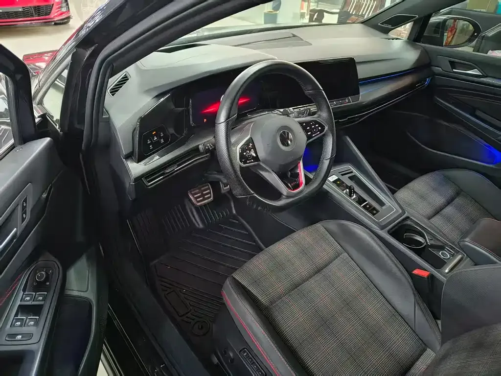Volkswagen Golf GTI — фото 4
