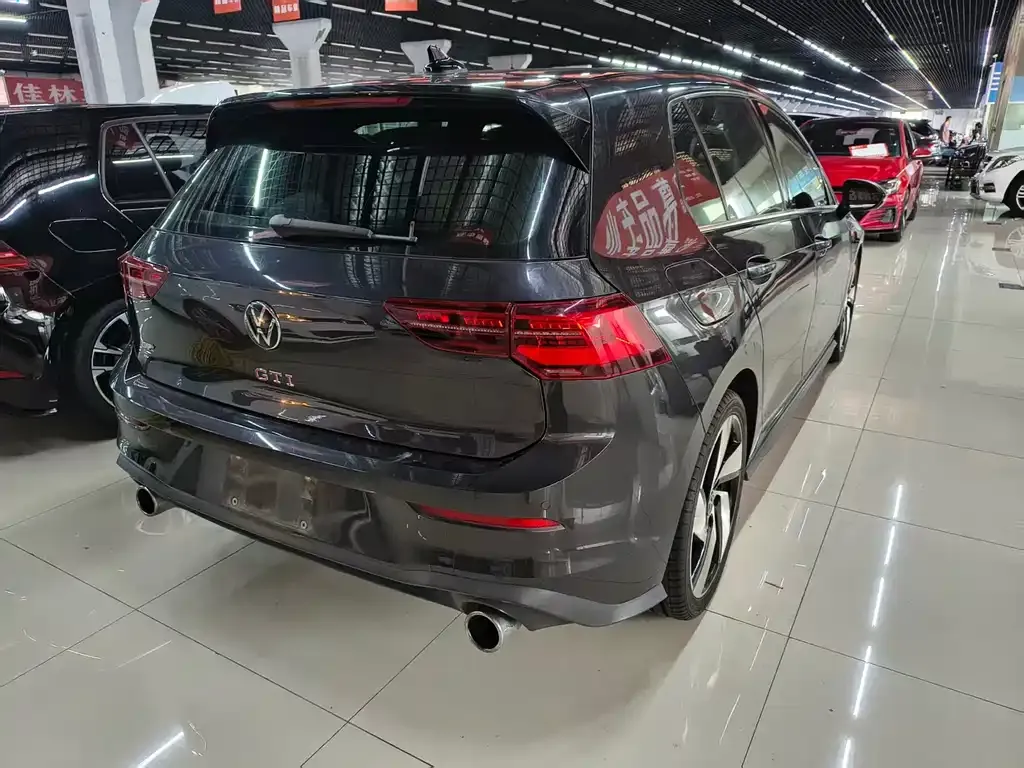 Volkswagen Golf GTI — фото 6