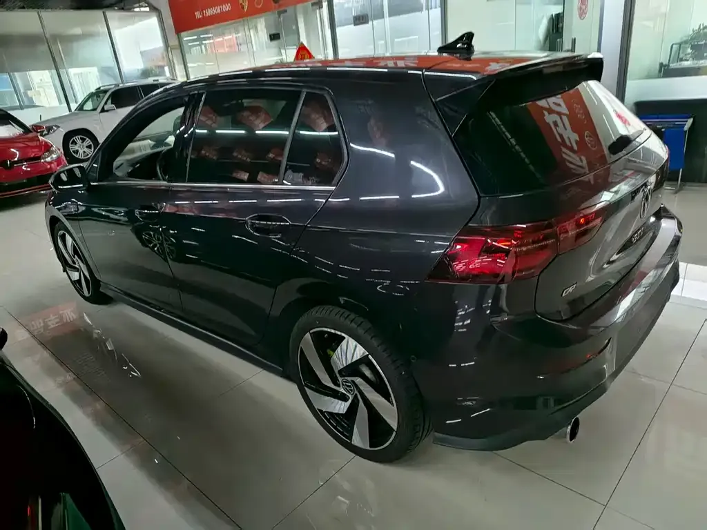 Volkswagen Golf GTI — фото 7