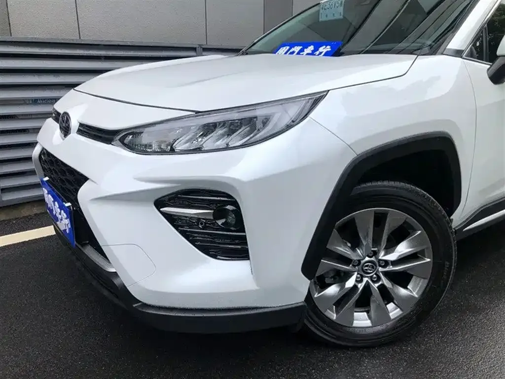Toyota Wildlander — фото 8