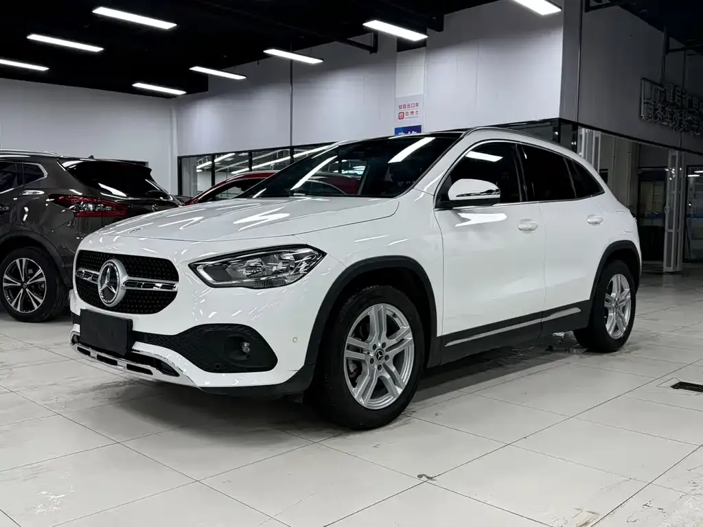 Mercedes-Benz GLA — фото 1