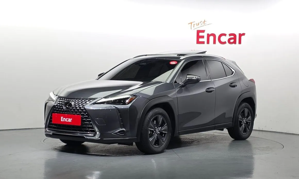 Lexus UX — фото 1