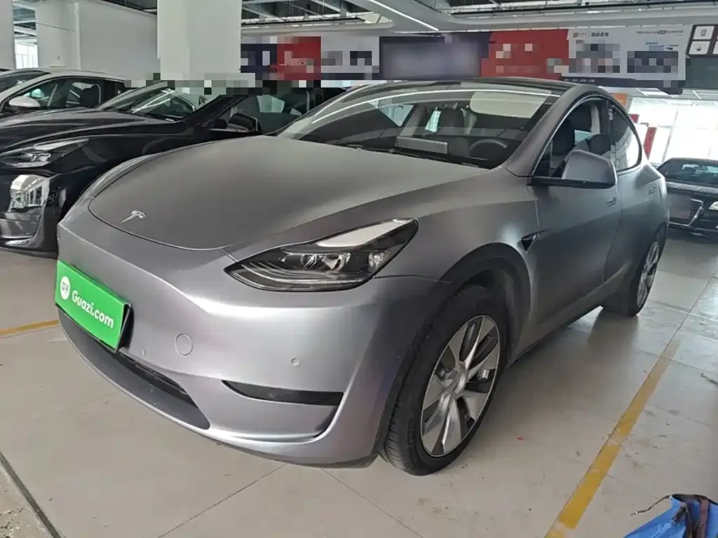 Tesla Model Y — фото 1