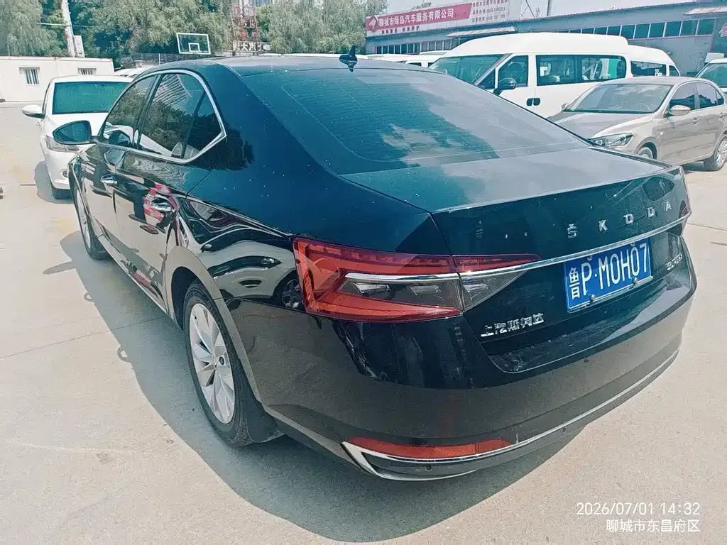 Skoda Superb — фото 5