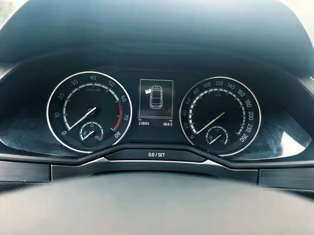 Skoda Superb — фото 3