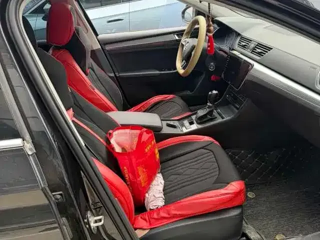 Skoda Superb — фото 2