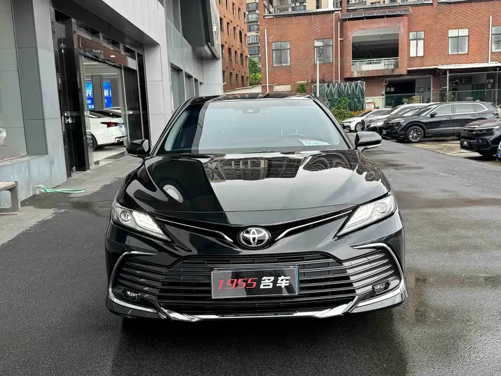 Toyota Camry — фото 8